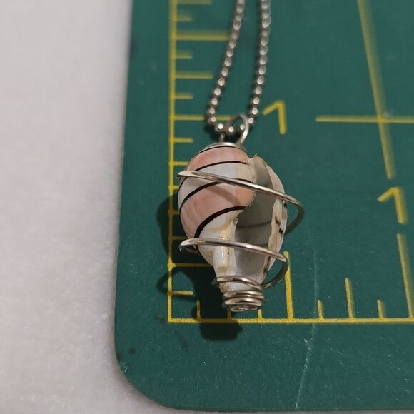 Pink Swollen Bubble Shell Necklace - Picture 8 of 8